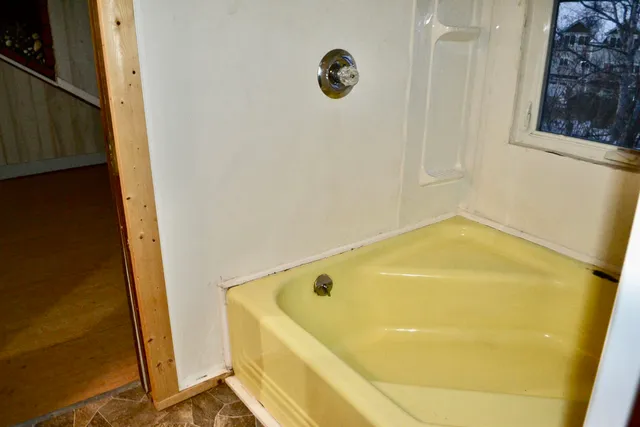 $1,600 | 224 East Main Street, Conway, NH 03818