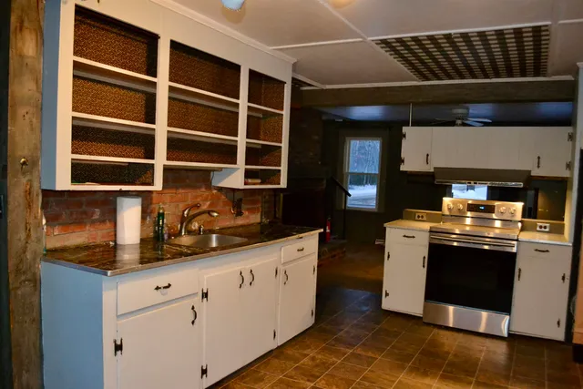 $1,600 | 224 East Main Street, Conway, NH 03818