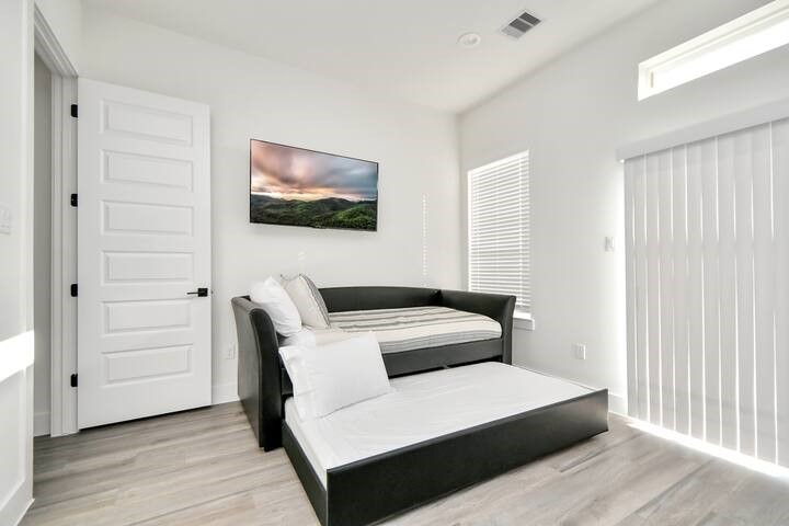 3509 Good Hope Street, Unit A Houston, TX 77021 - Photo 7 of 11
