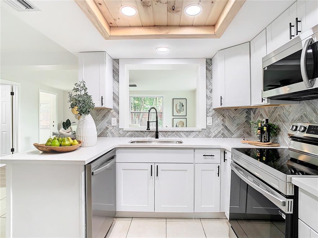 10800 Queens Road Port Richey, FL 34668 - Photo 10 of 56 Gallery Image 10