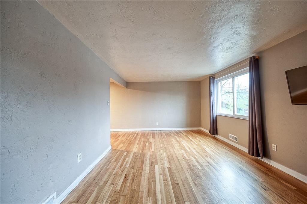 2106 Lappe Lane Pittsburgh, PA 15212 - Photo 3 of 22