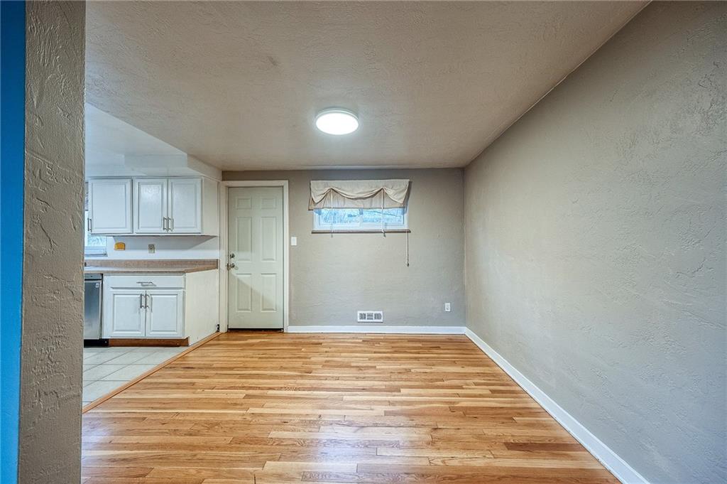 2106 Lappe Lane Pittsburgh, PA 15212 - Photo 4 of 22