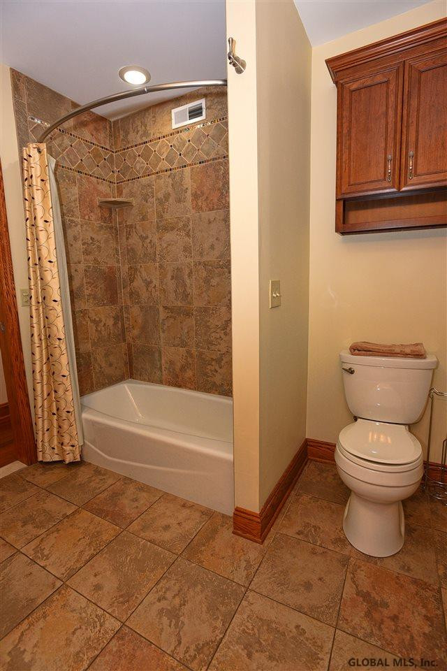 2375 Algonquin Road Niskayuna, NY 12309 - Photo 29 of 46 Photo 29