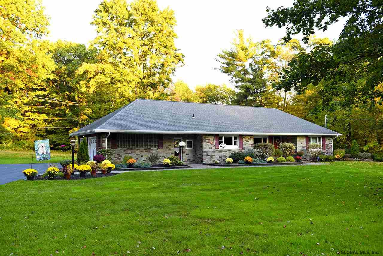 2375 Algonquin Road Niskayuna, NY 12309 - Photo 5 of 46 Photo 5