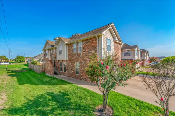 $2,400 | 1738 Heath Drive, College Station, TX 77845