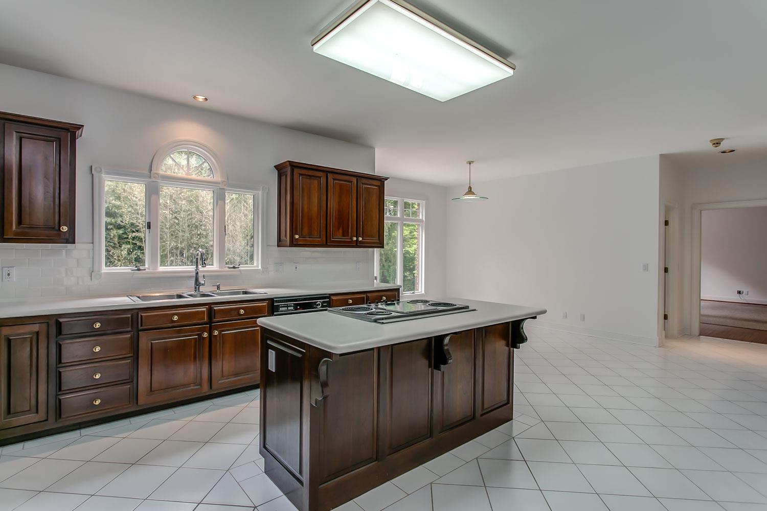 740 Laurel Crown Road Manchester, TN 37355 - Photo 12 of 30 Large eat in kitchen