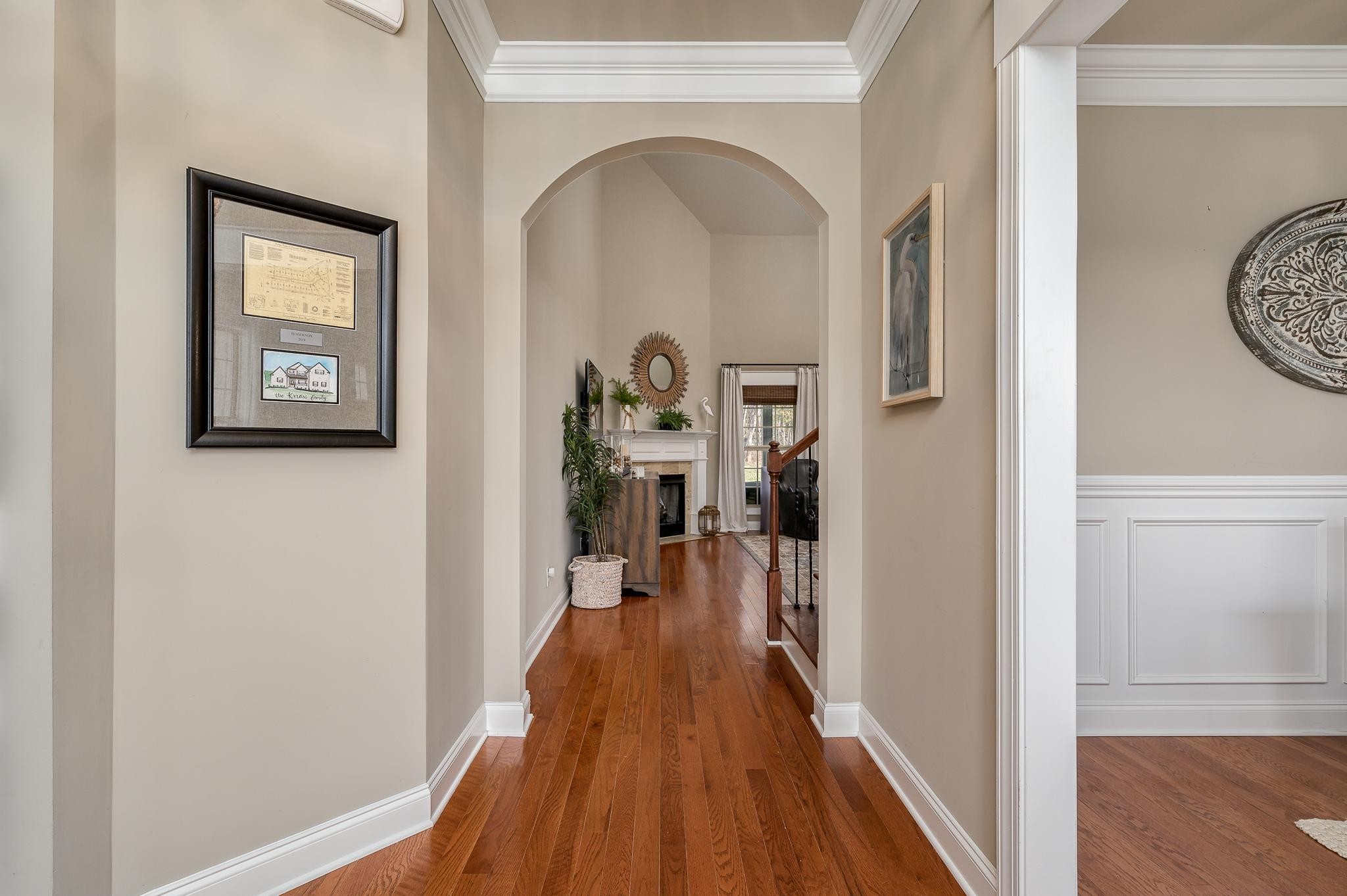 640 Twin View Drive Murfreesboro, TN 37128 - Photo 6 of 33 a view of a hallway with wooden floor and a livingroom view