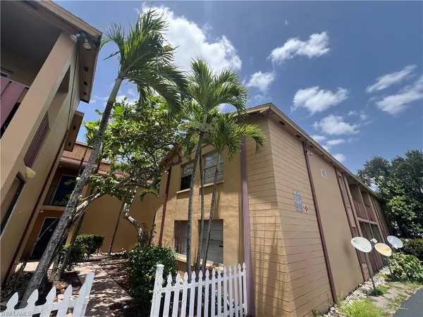 $1,095 | 1915 Braman Avenue, Unit 10, Fort Myers, FL 33901