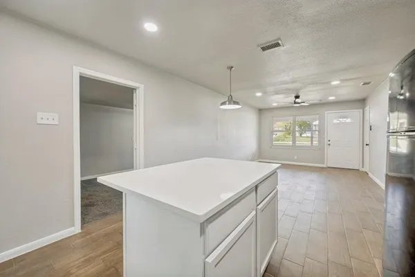 $279,900 | 1913 San Antonio Street, Grand Prairie, TX 75051