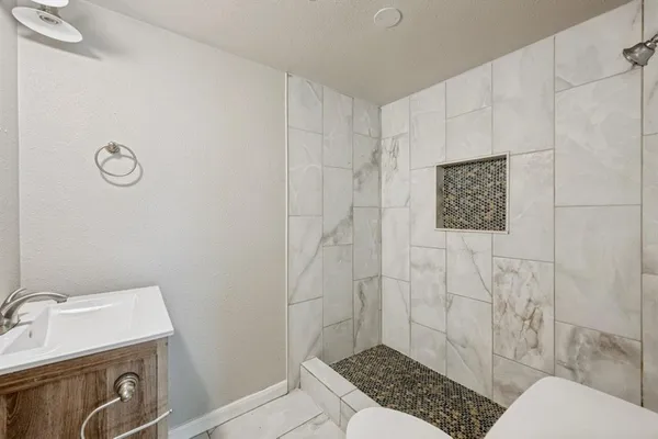 $279,900 | 1913 San Antonio Street, Grand Prairie, TX 75051
