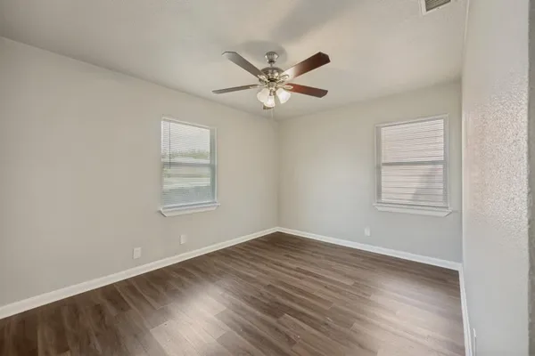 $279,900 | 1913 San Antonio Street, Grand Prairie, TX 75051