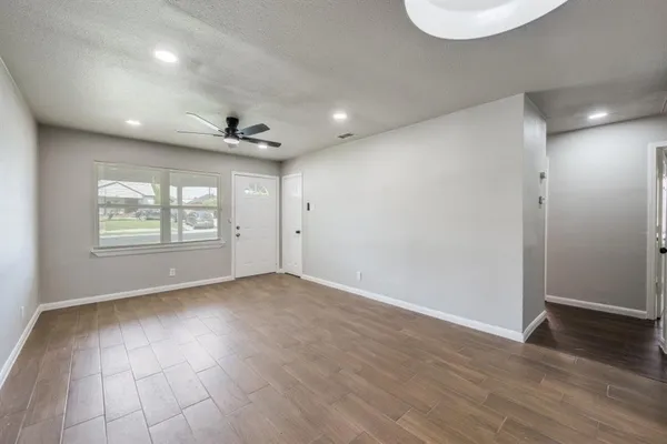 $279,900 | 1913 San Antonio Street, Grand Prairie, TX 75051