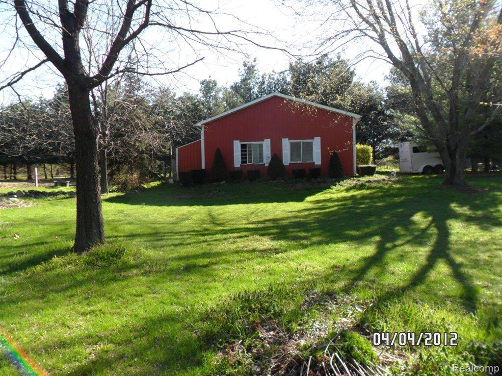 7025 Colonial Way Howell, MI 48855 - Photo 7 of 13 SAM_1995.JPG