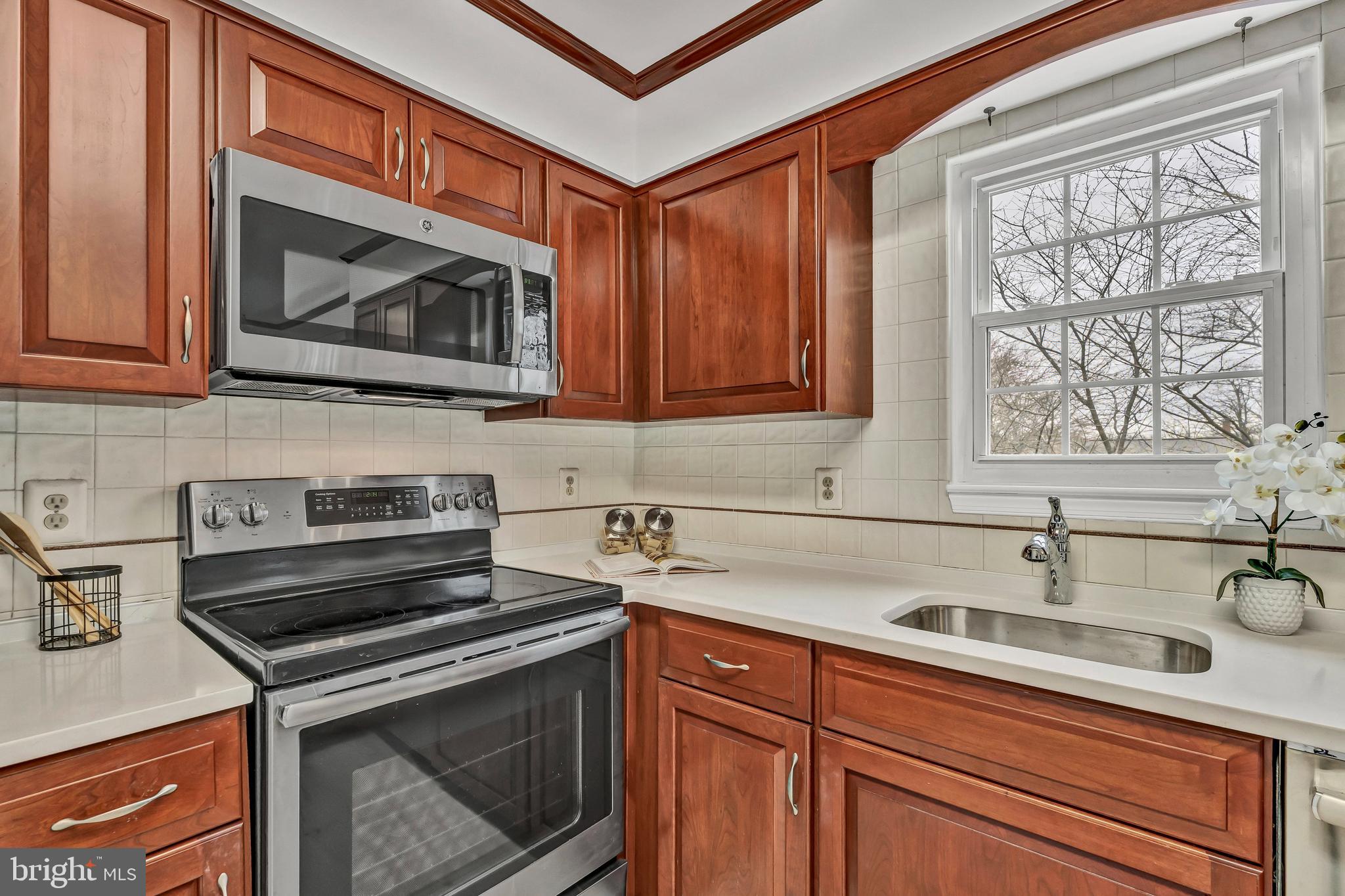 1917 Brightleaf Court Silver Spring, MD 20902 - Photo 14 of 36 Gallery Image 14