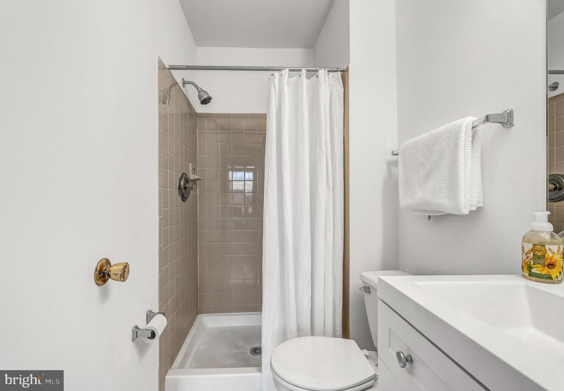 1917 Brightleaf Court Silver Spring, MD 20902 - Photo 23 of 36 Gallery Image 23