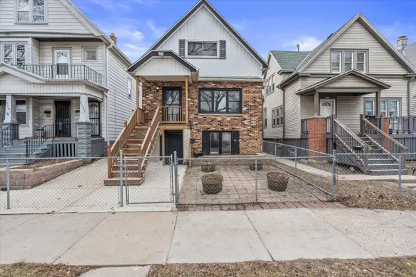 $299,900 | 2053 South 25th Street, Milwaukee, WI 53204