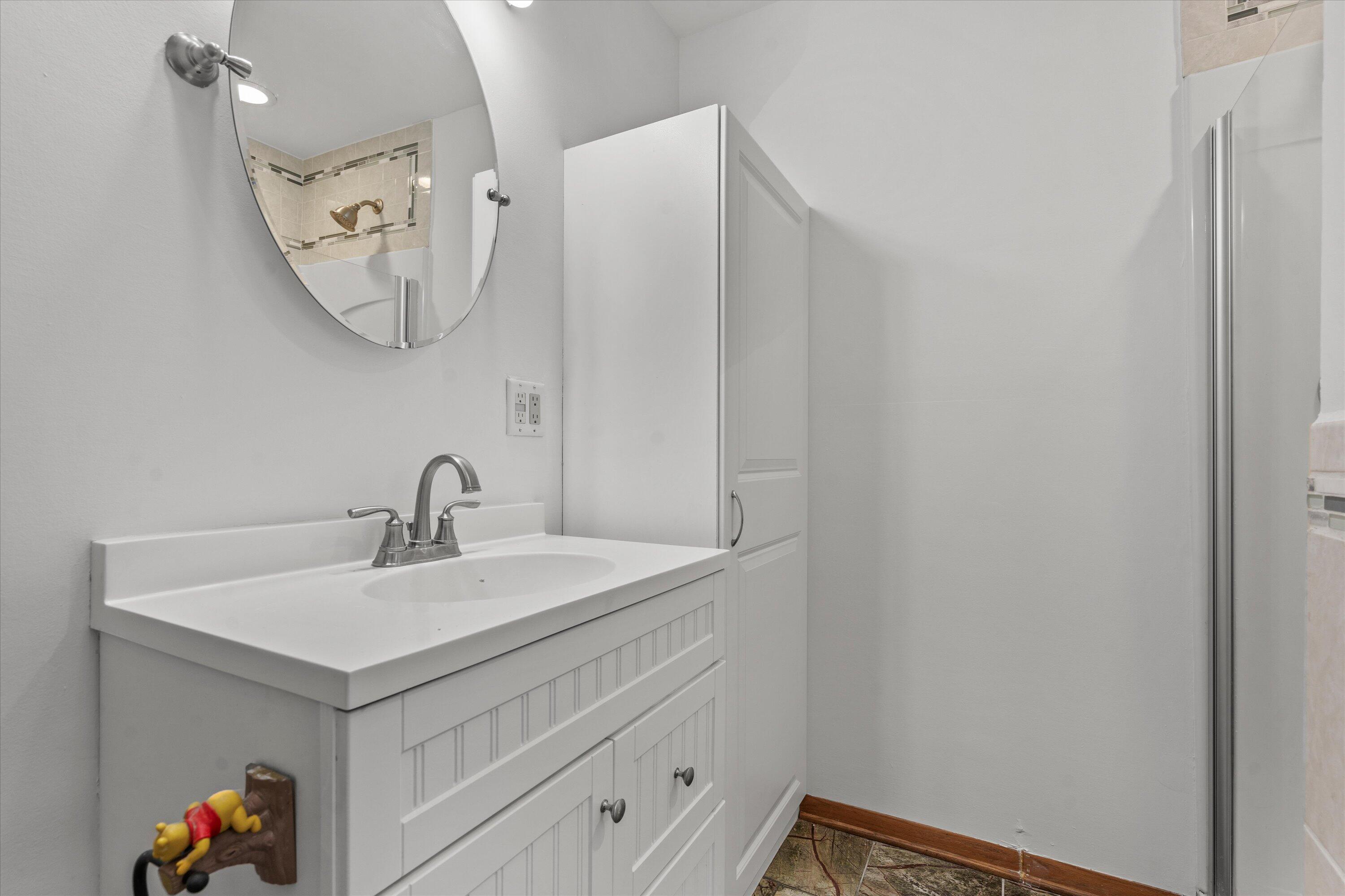 2053 South 25th Street Milwaukee, WI 53204 - Photo 11 of 42 10-DSC05742