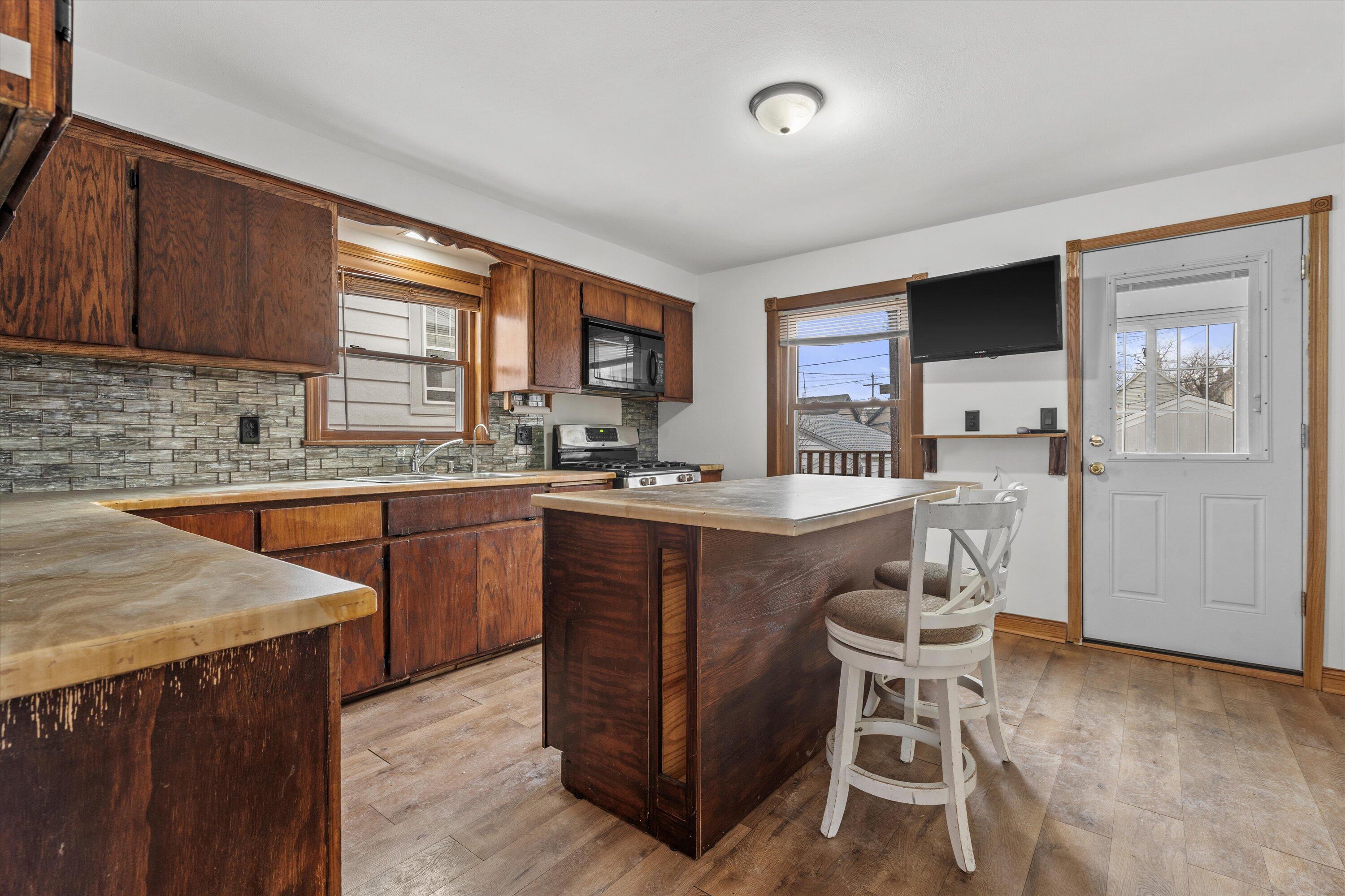 2053 South 25th Street Milwaukee, WI 53204 - Photo 12 of 42 11-DSC05745