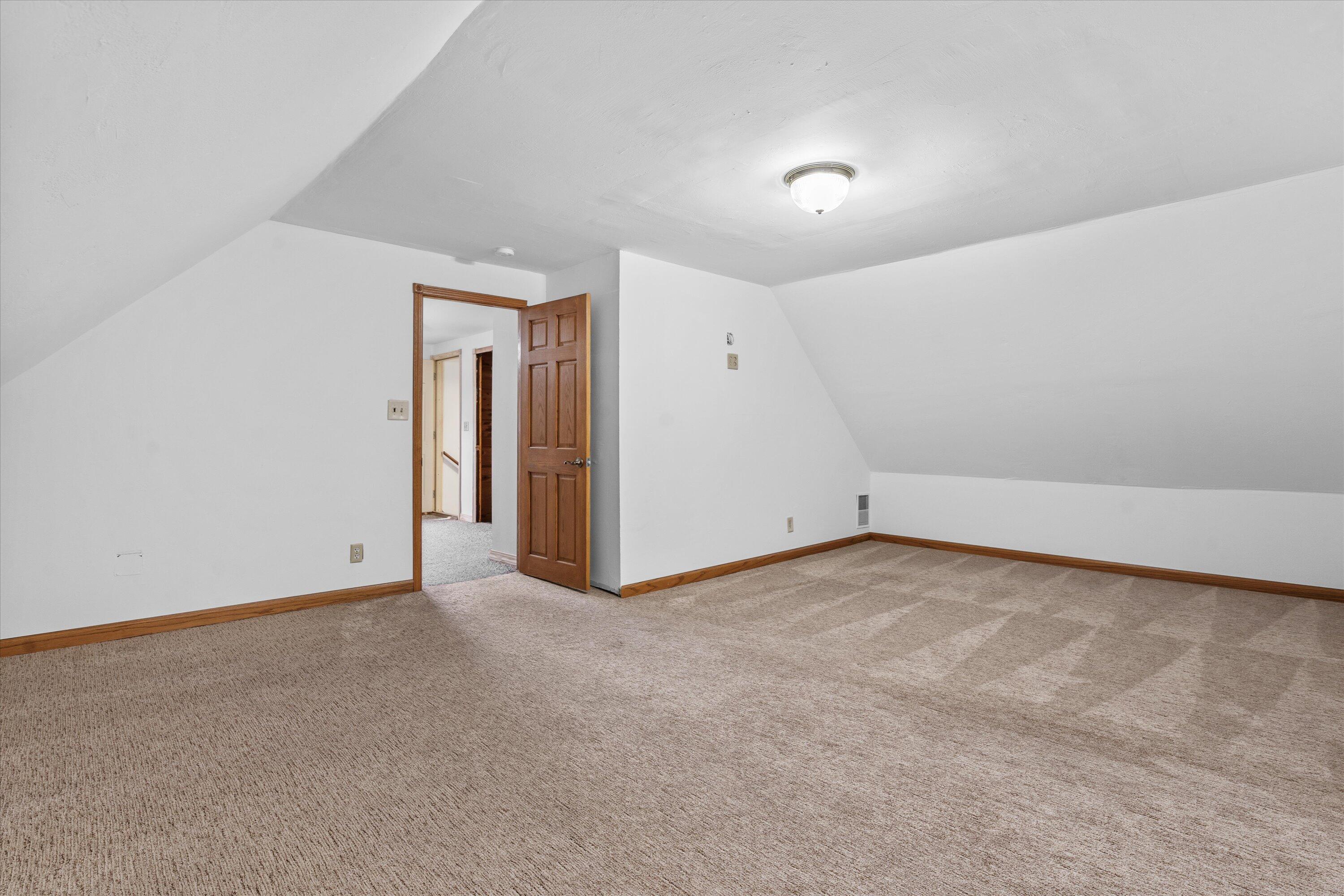 2053 South 25th Street Milwaukee, WI 53204 - Photo 18 of 42 Master Suite!