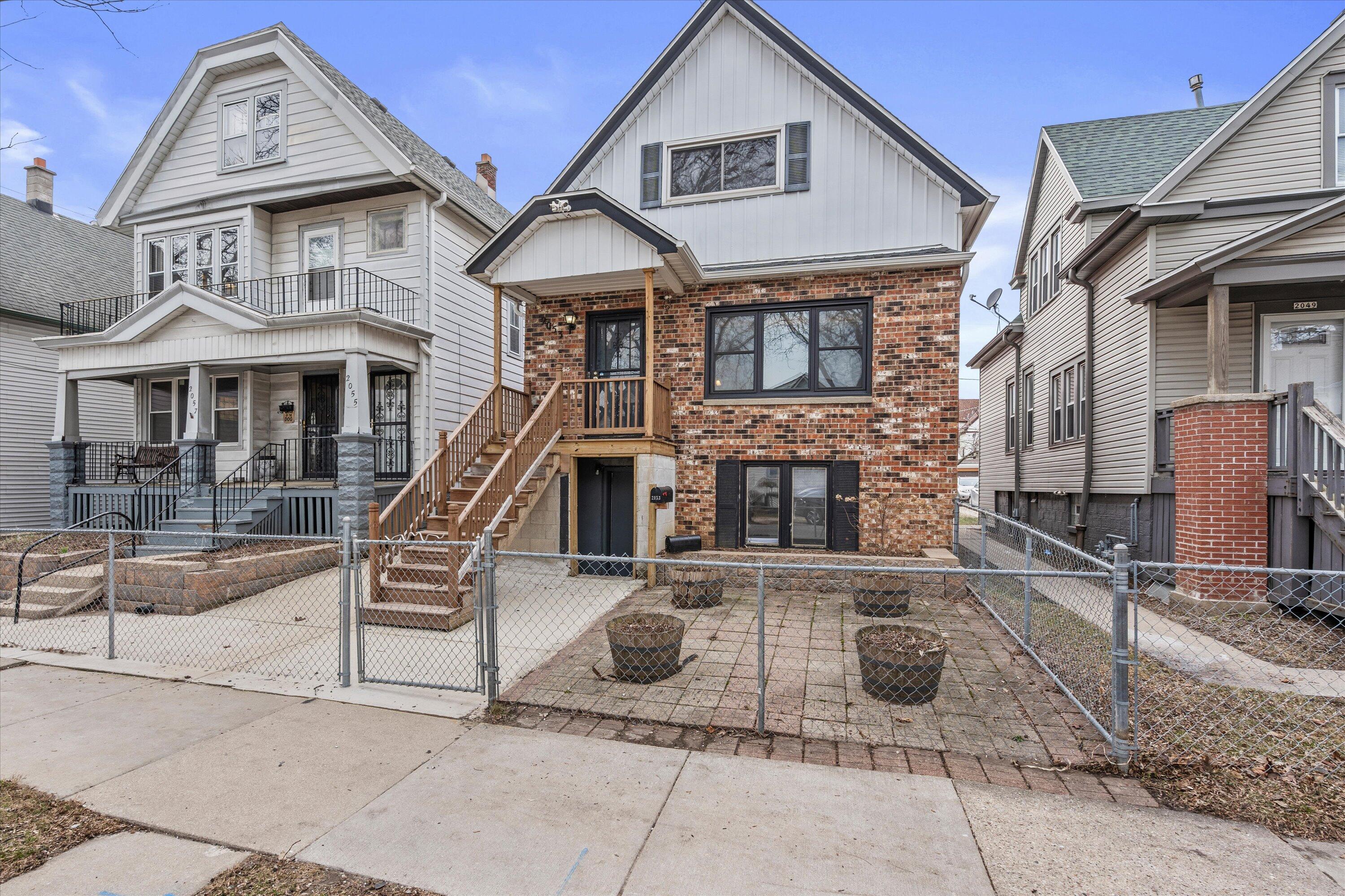 2053 South 25th Street Milwaukee, WI 53204 - Photo 2 of 42 46-DSC05901