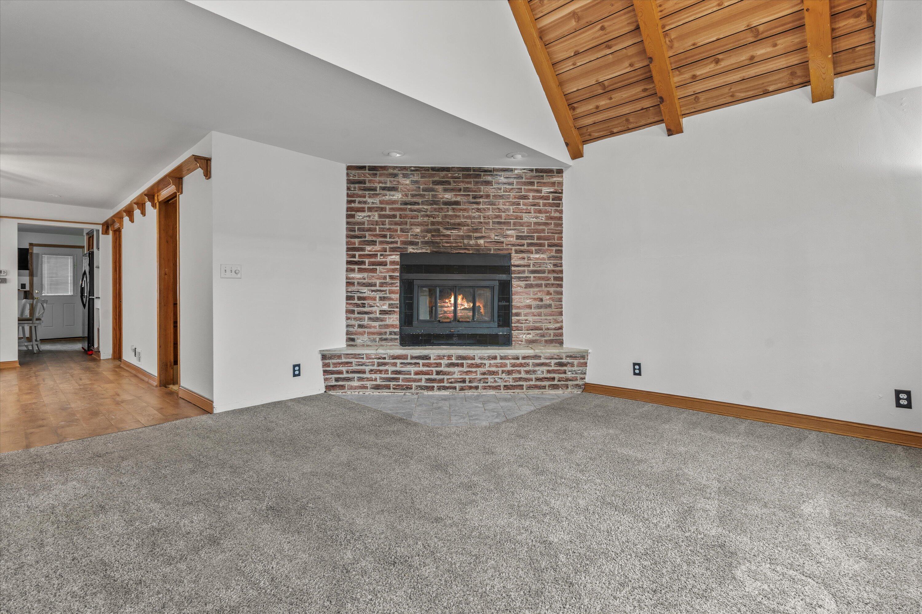 2053 South 25th Street Milwaukee, WI 53204 - Photo 3 of 42 02-DSC05694
