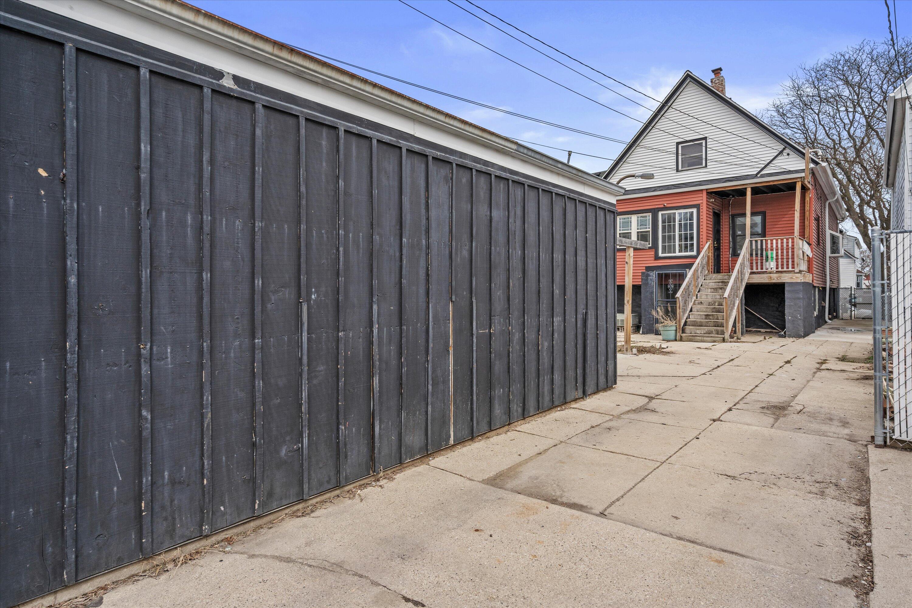 2053 South 25th Street Milwaukee, WI 53204 - Photo 38 of 42 40-DSC05882
