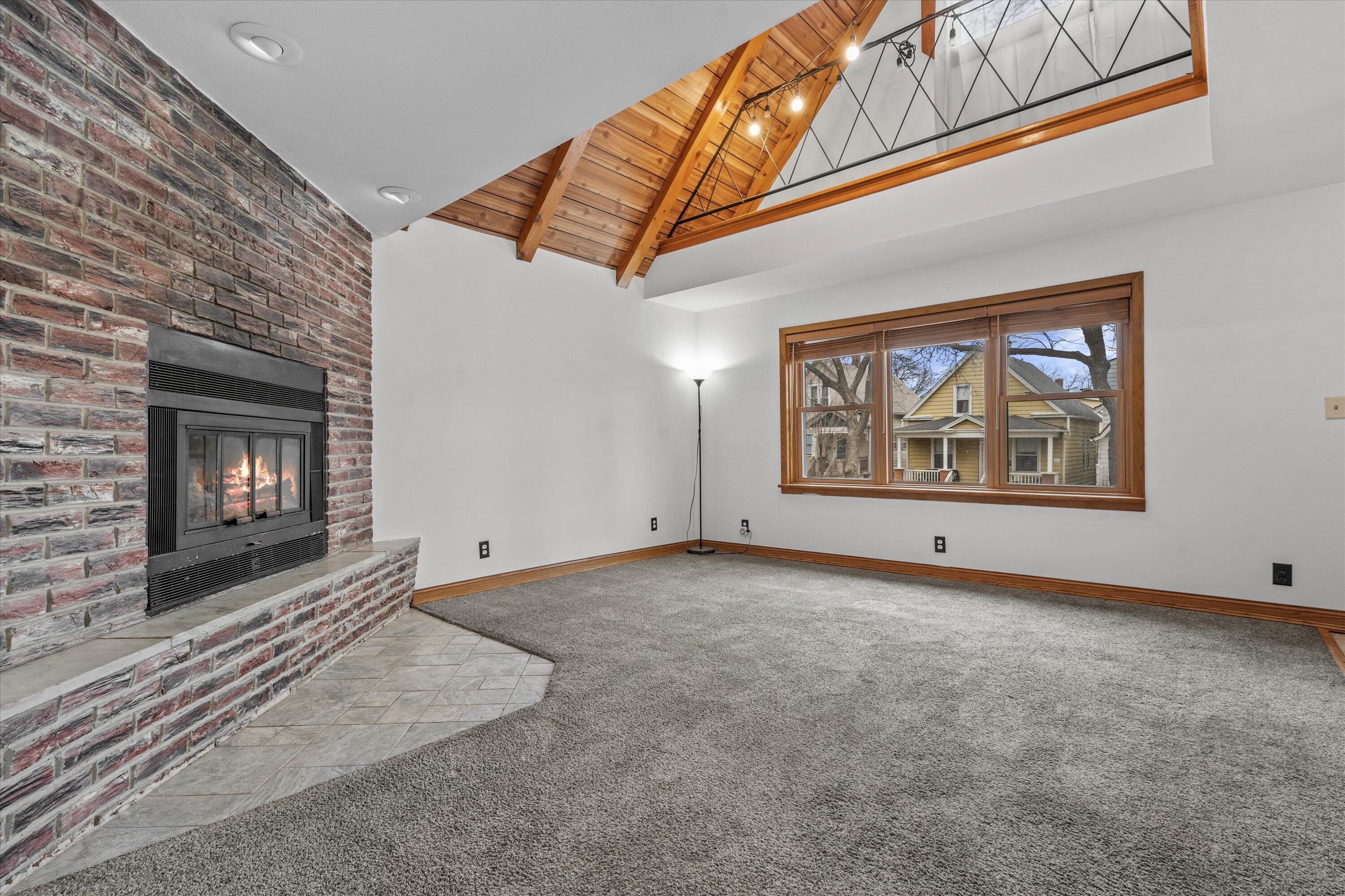 2053 South 25th Street Milwaukee, WI 53204 - Photo 5 of 42 04-DSC05706