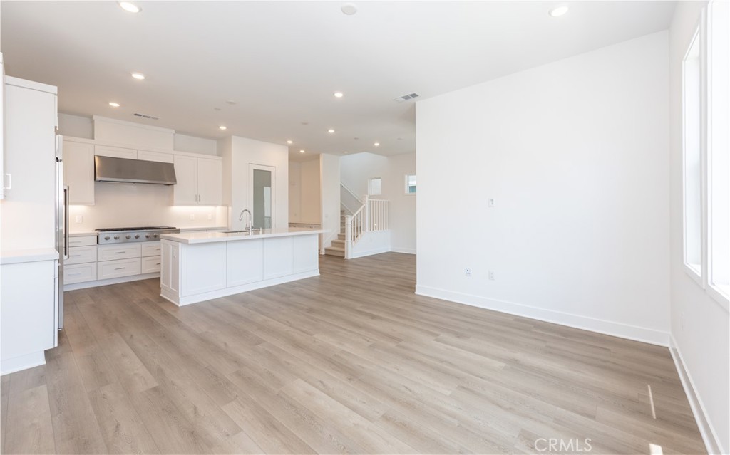 136 Seep Irvine, CA 92618 - Photo 11 of 32