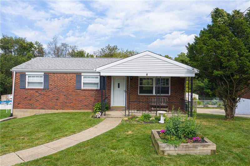 WELCOME TO 31 HIGHBURY ROAD IN THE CHAPEL DOWNS PLAN OF HOME IN HARMAR TOWNSHIP.  THREE BEDROOM ONE BATH LEVEL ENTRY RANCH IN A CUL DE SAC PLAN.