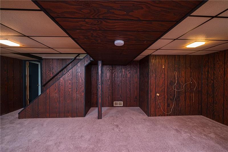 31 Highbury Road Cheswick, PA 15024 - Photo 19 of 25 LITTLE NOOKS IN THE GAMEROOM PLUS THIS IS A WALK OUT GAMEROOM SO THIS IS IDEAL FOR ENTERTAINING.