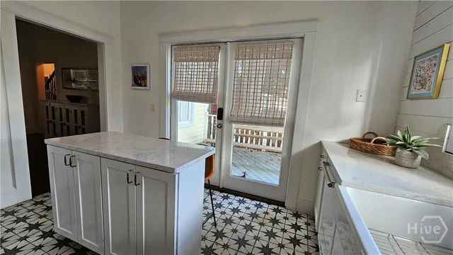 $4,450 | 14 East 41st Street, Savannah, GA 31401