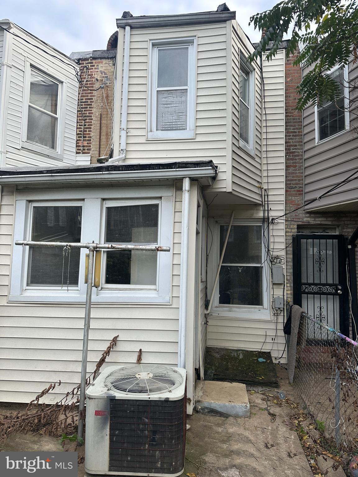 1639 Normal Avenue Baltimore, MD 21213 - Photo 2 of 14 Rear