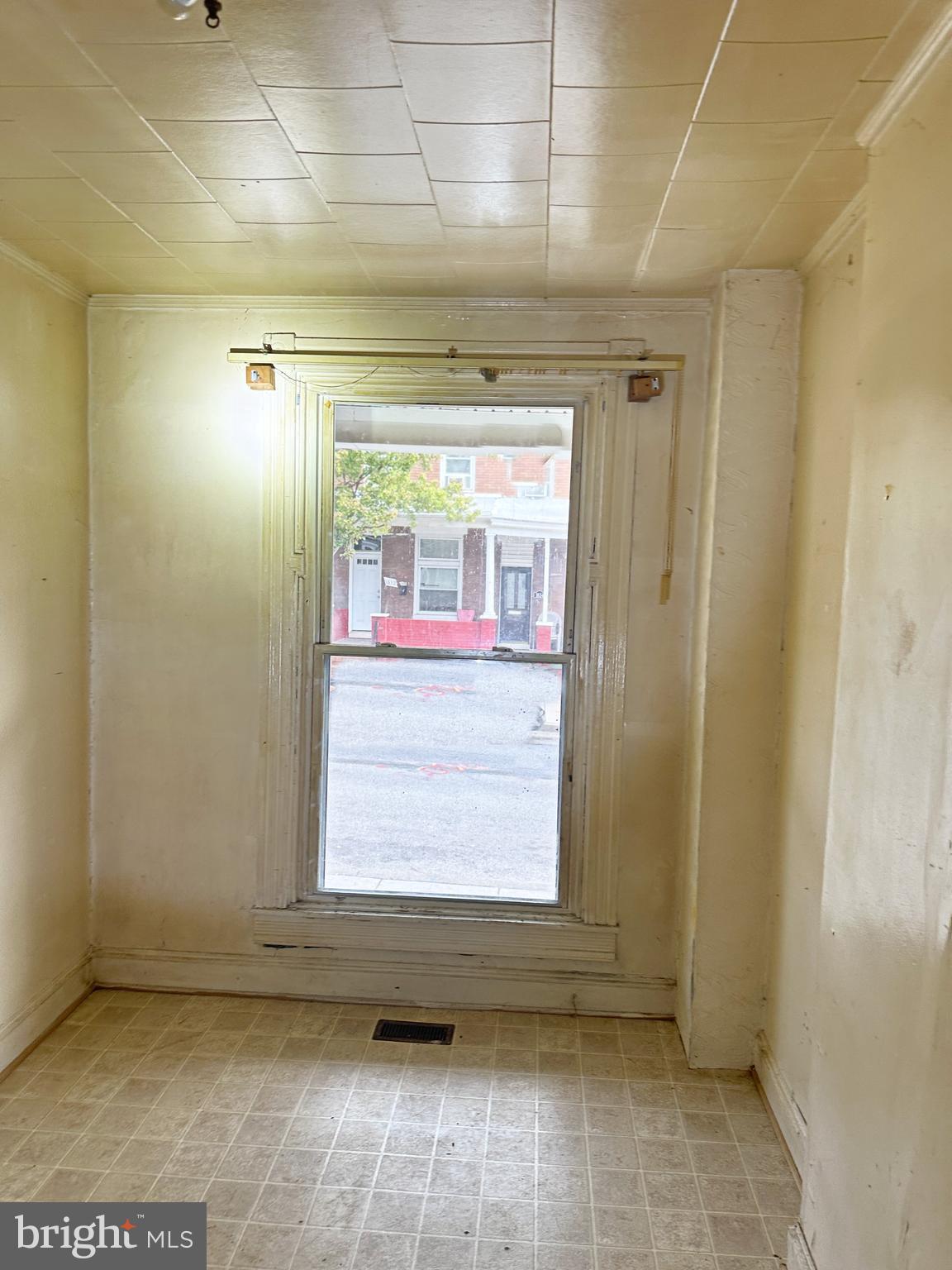 1639 Normal Avenue Baltimore, MD 21213 - Photo 3 of 14 Interior
