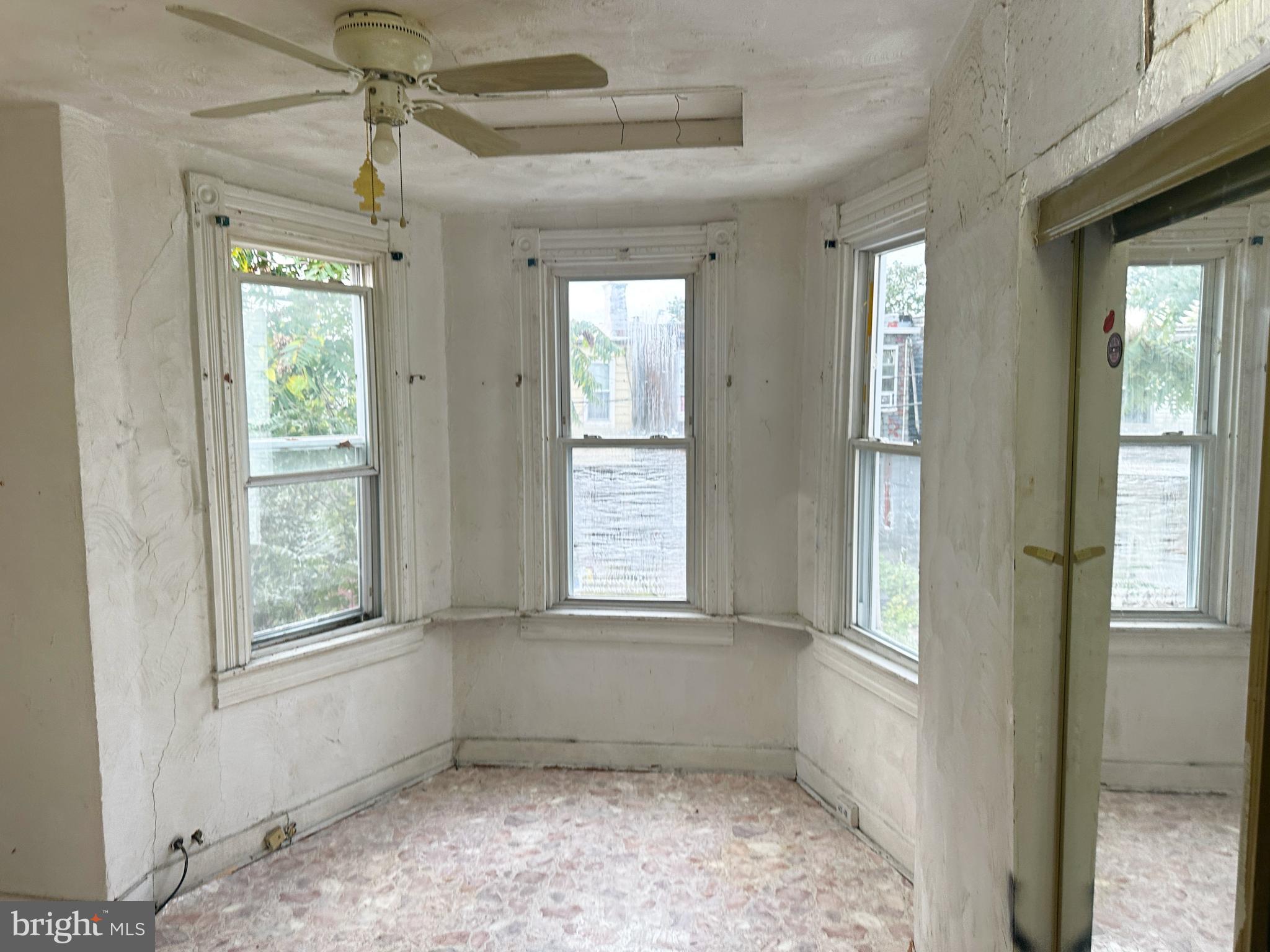 1639 Normal Avenue Baltimore, MD 21213 - Photo 9 of 14 Interior