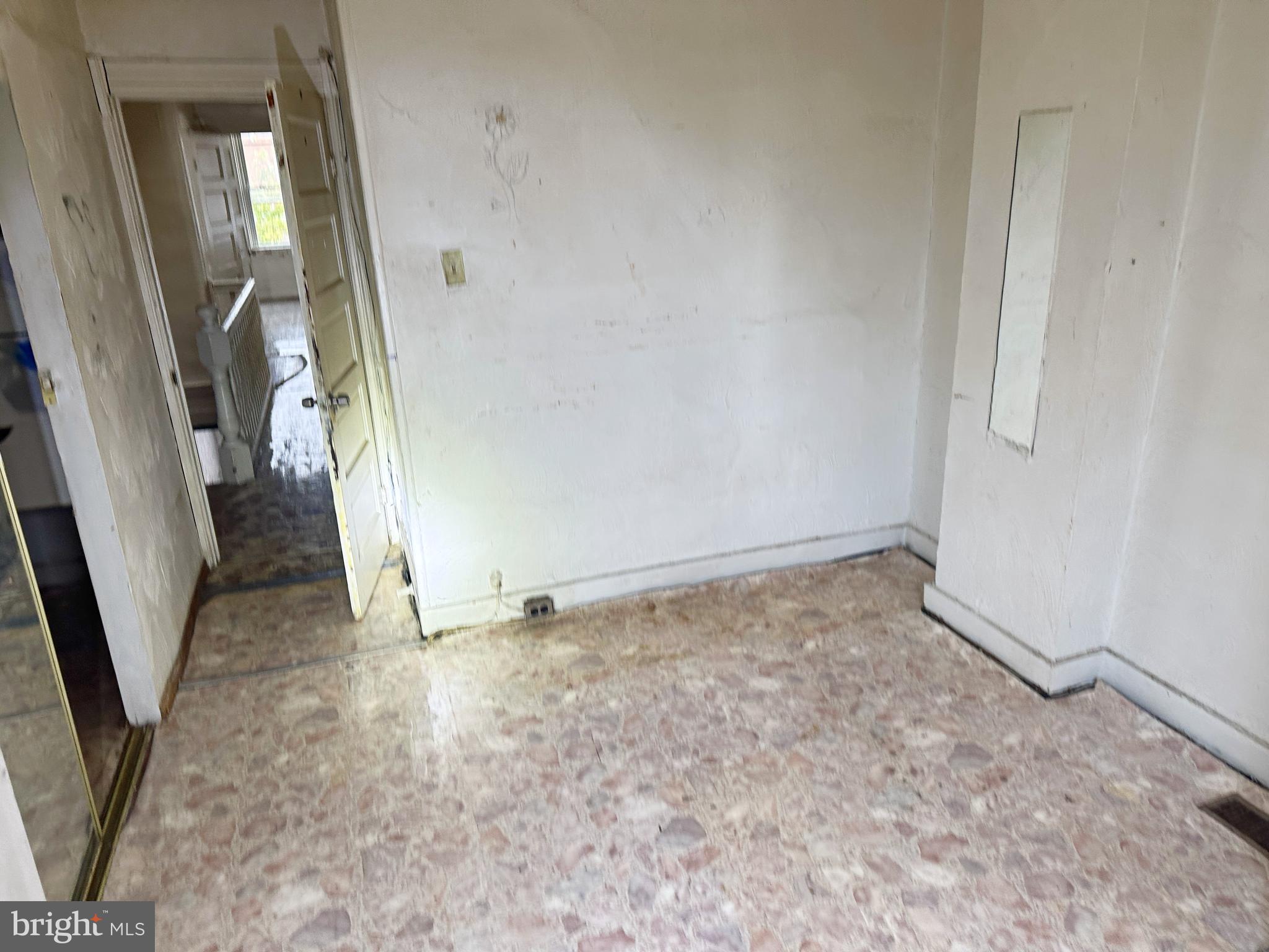 1639 Normal Avenue Baltimore, MD 21213 - Photo 10 of 14 Interior