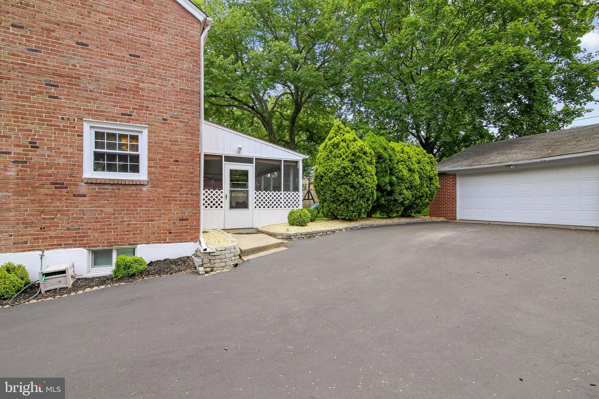 471 Briarhill Road Springfield, PA 19064 - Photo 5 of 42