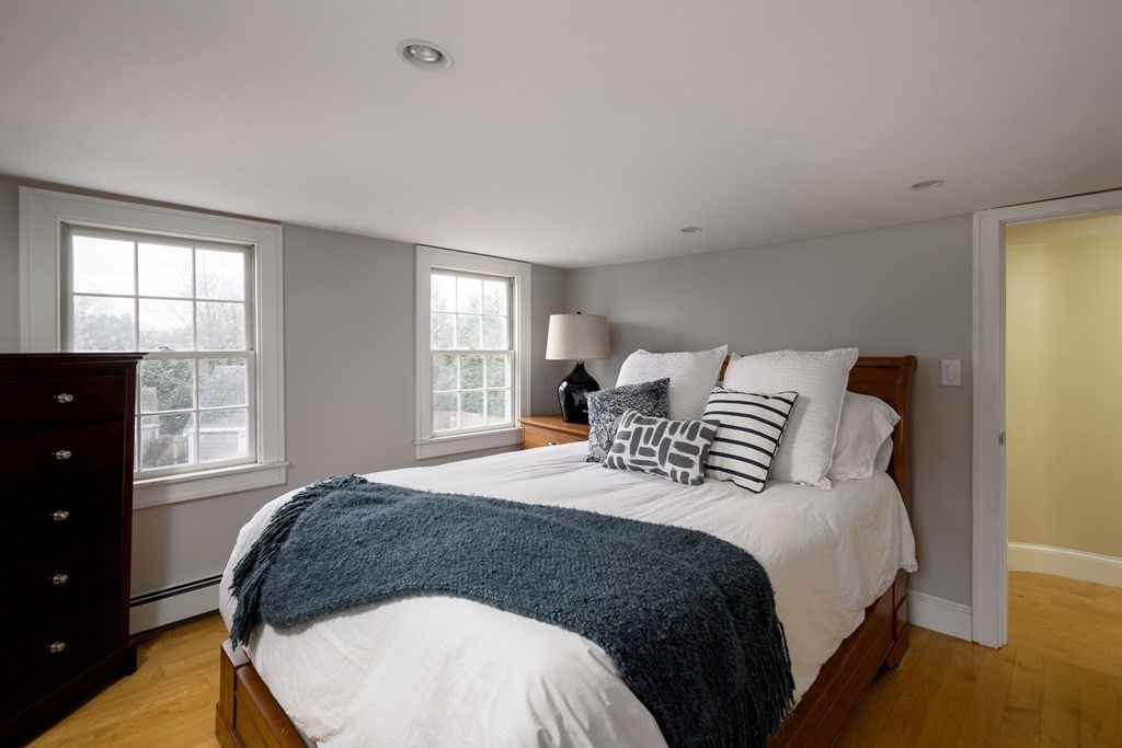 17 Pleasant Street Hingham, MA 02043 - Photo 18 of 33