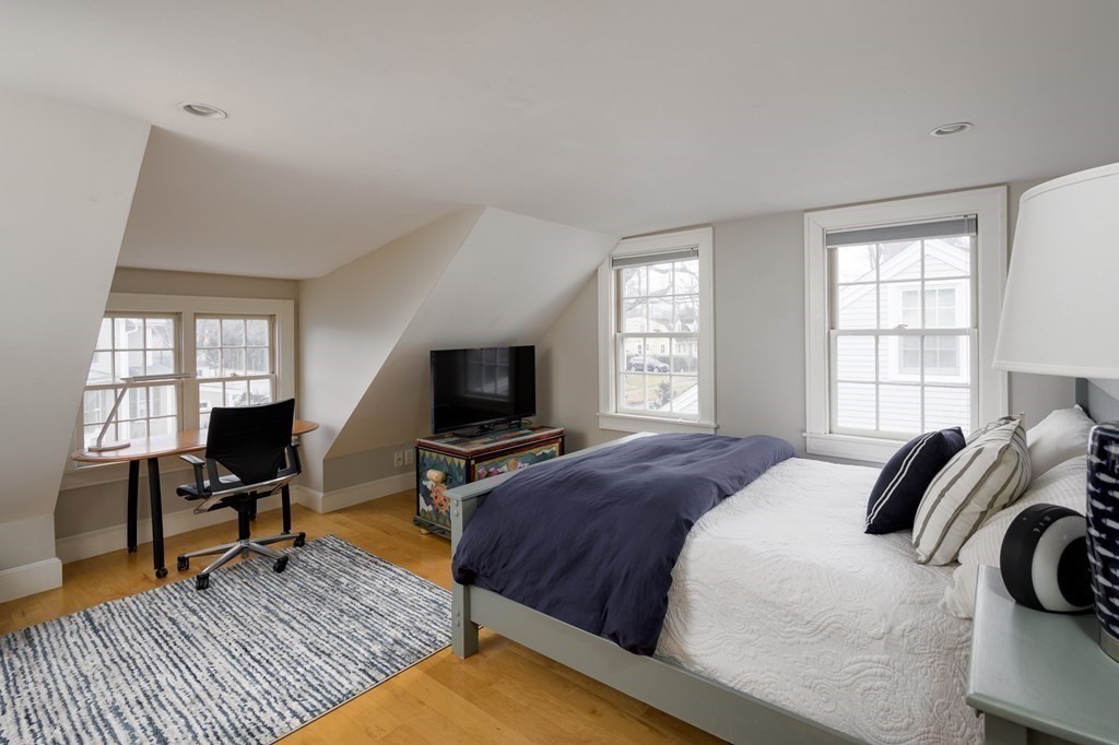 17 Pleasant Street Hingham, MA 02043 - Photo 21 of 33