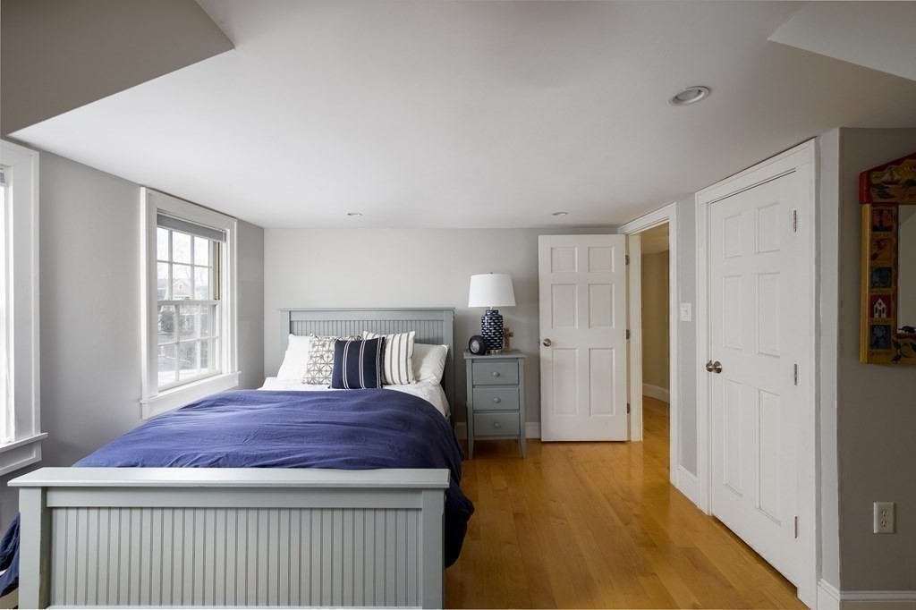 17 Pleasant Street Hingham, MA 02043 - Photo 22 of 33