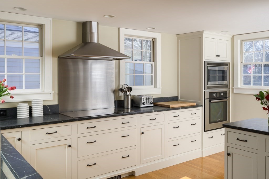 17 Pleasant Street Hingham, MA 02043 - Photo 10 of 33