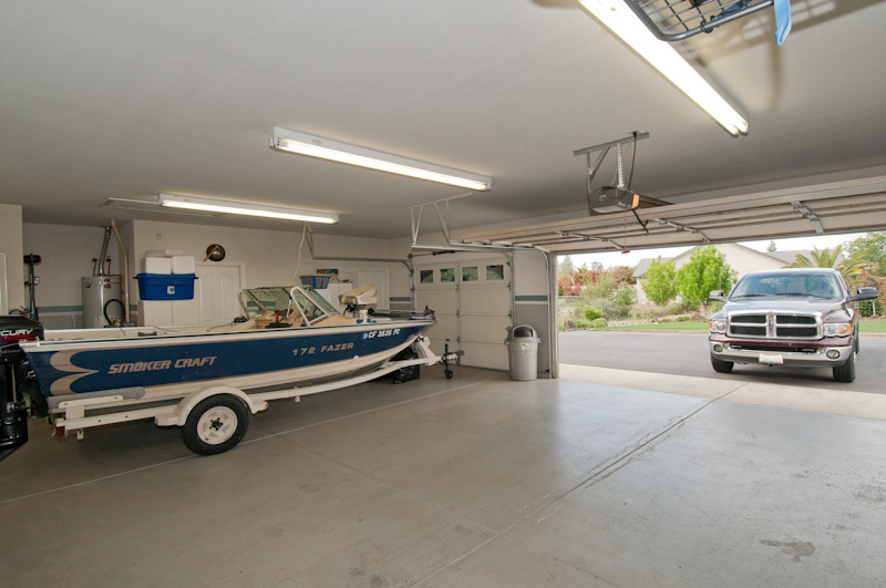 6905 Amber Ridge Drive Anderson, CA 96007 - Photo 14 of 21 Garage