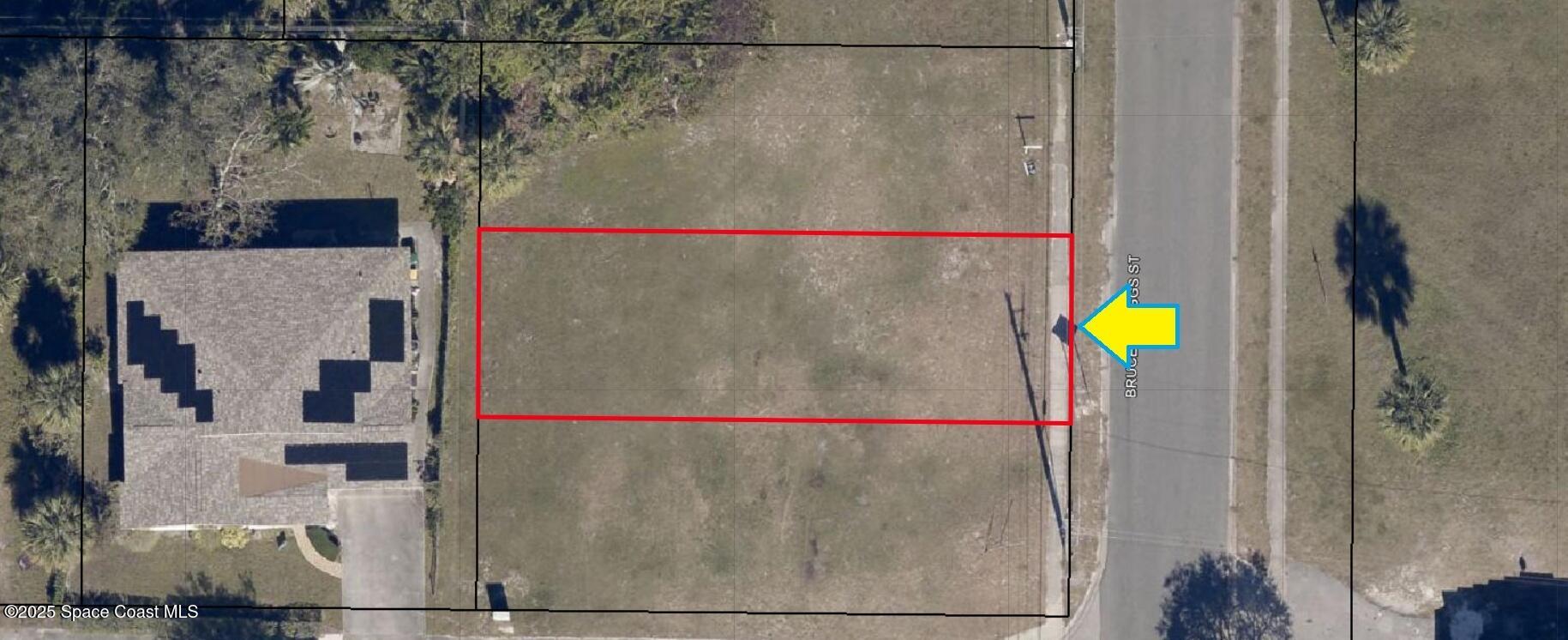 2906 Bruce D. Buggs Street Melbourne, FL 32901 - Photo 2 of 5 a close view of a bathroom