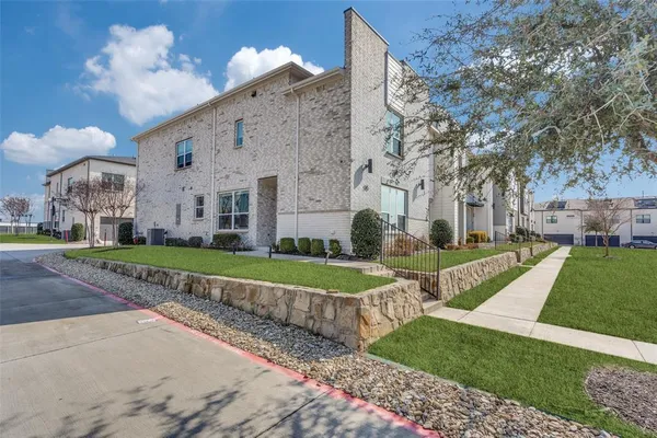 $2,800 | 515 Wellborn Drive, Plano, TX 75075