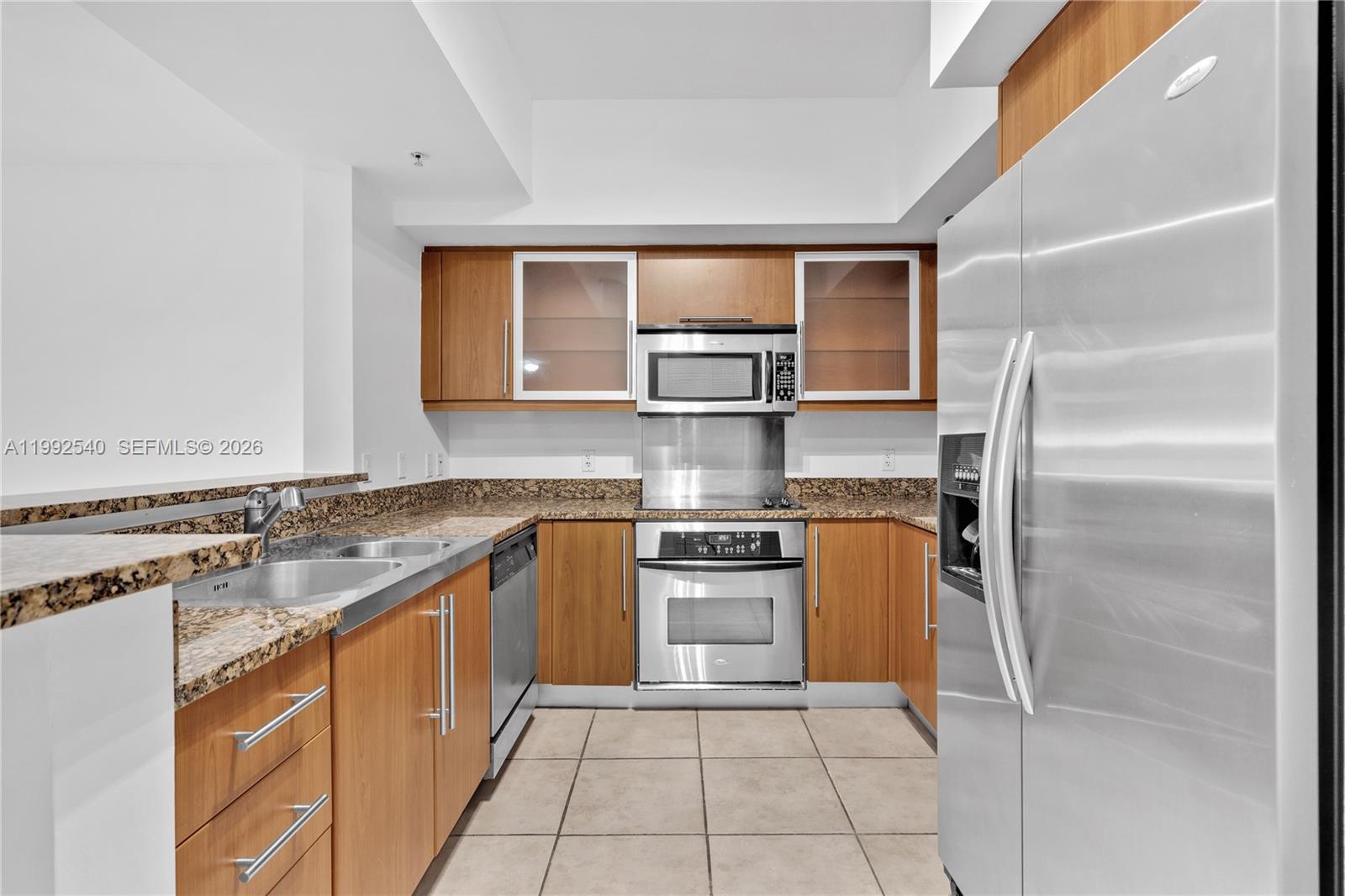 888 Douglas Road, Unit 807 Coral Gables, FL 33134 - Photo 17 of 38