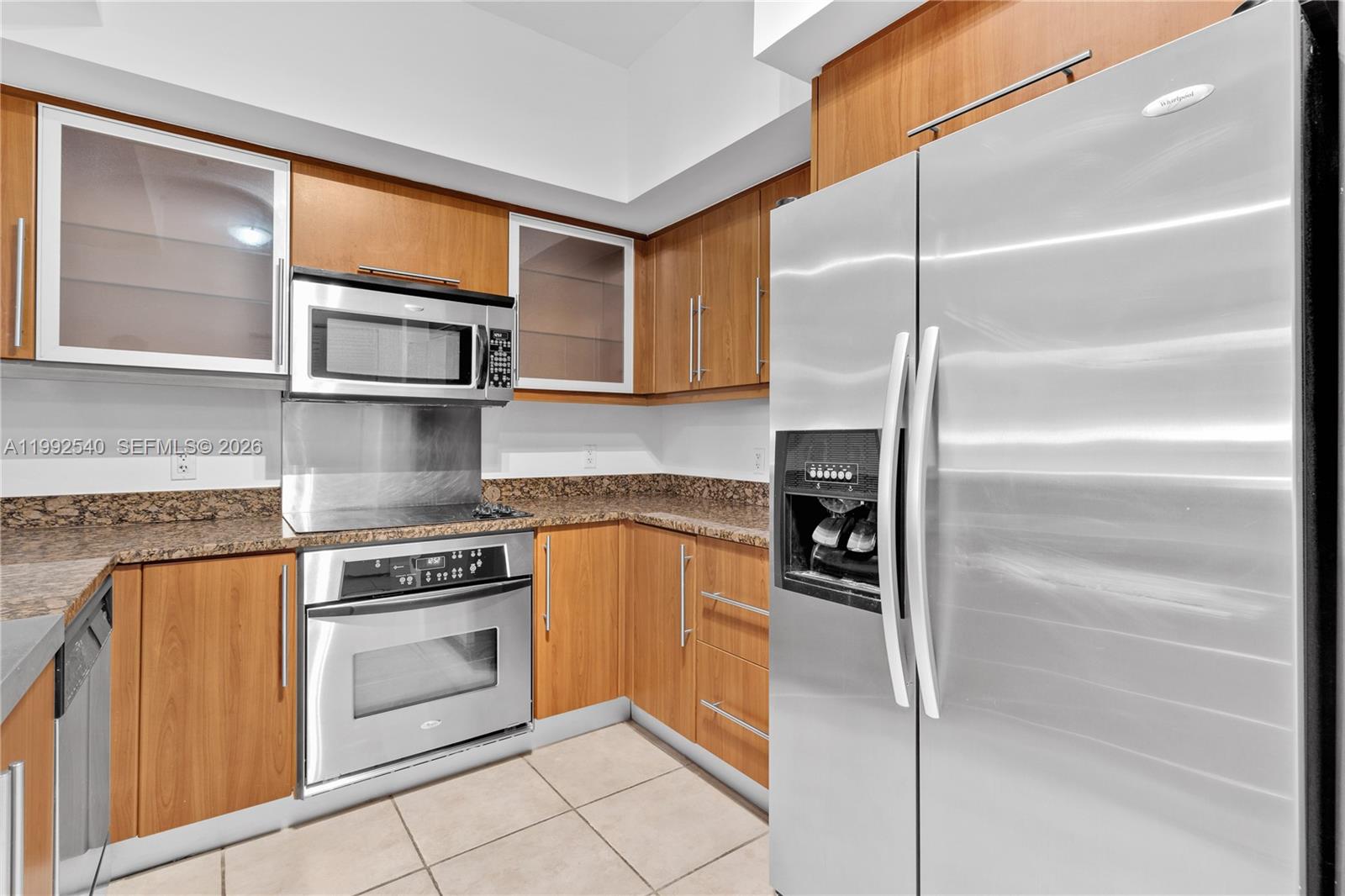 888 Douglas Road, Unit 807 Coral Gables, FL 33134 - Photo 19 of 38