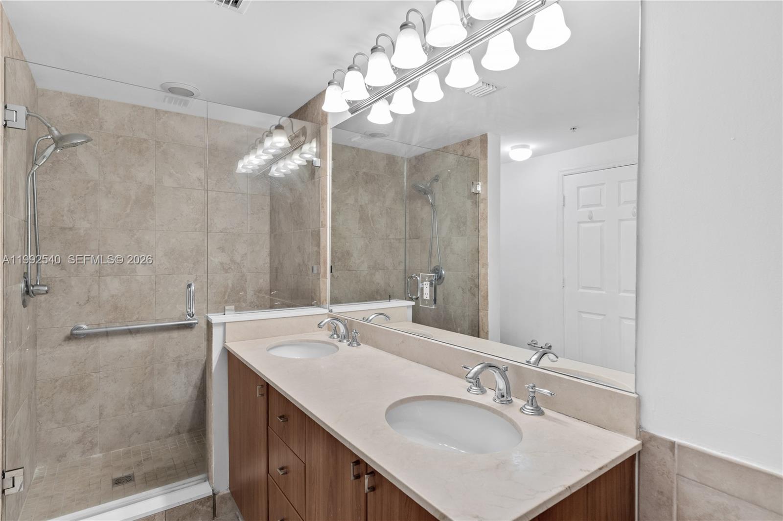 888 Douglas Road, Unit 807 Coral Gables, FL 33134 - Photo 25 of 38