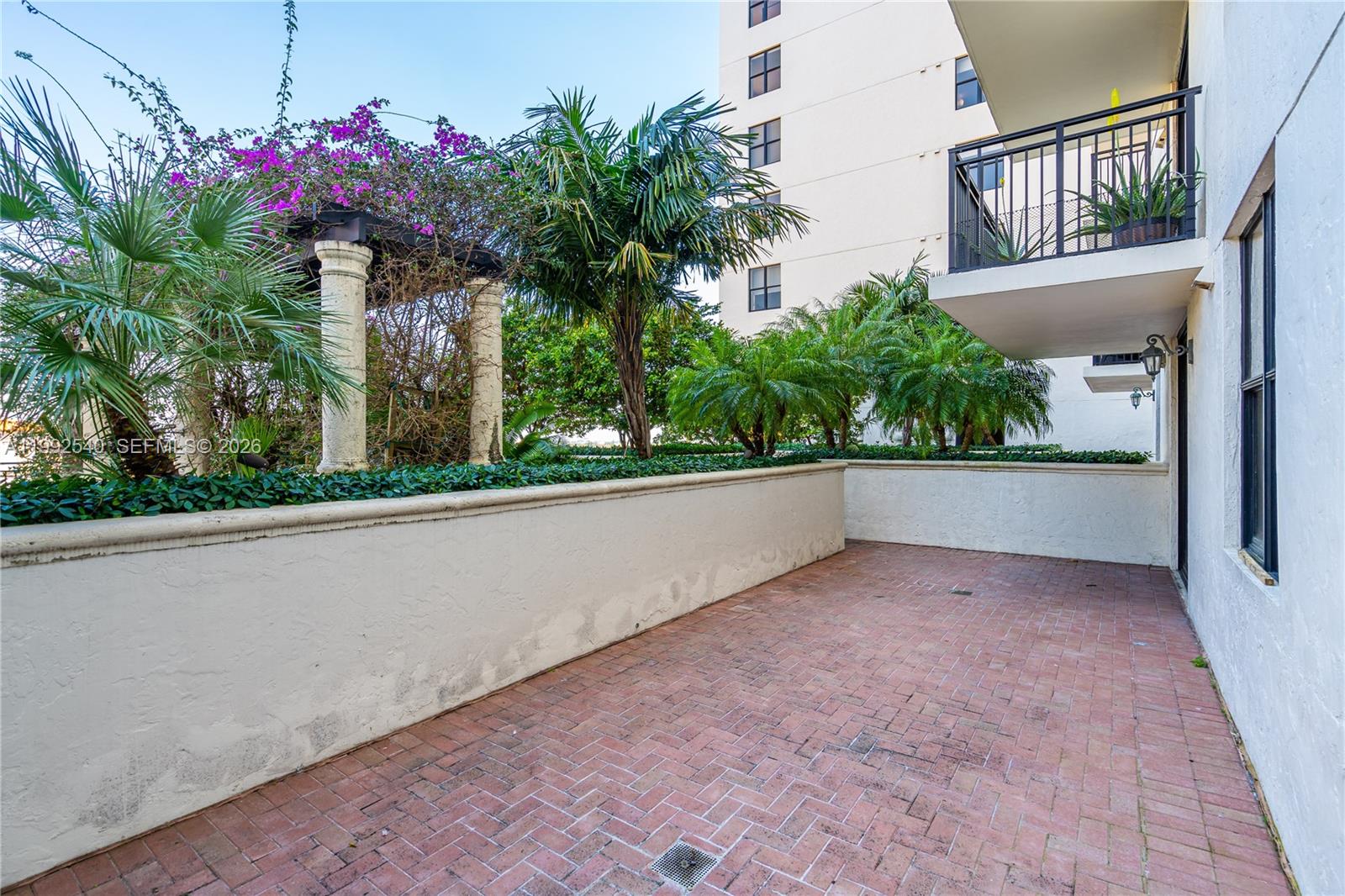 888 Douglas Road, Unit 807 Coral Gables, FL 33134 - Photo 32 of 38