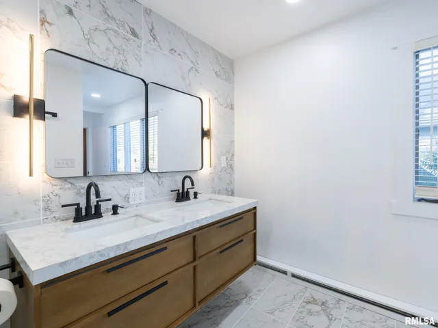 $244,900 | 311 North 2nd Street, Dunlap, IL 61525