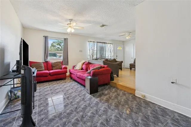 $169,999 | 509 Farmington Place, Gretna, LA 70056