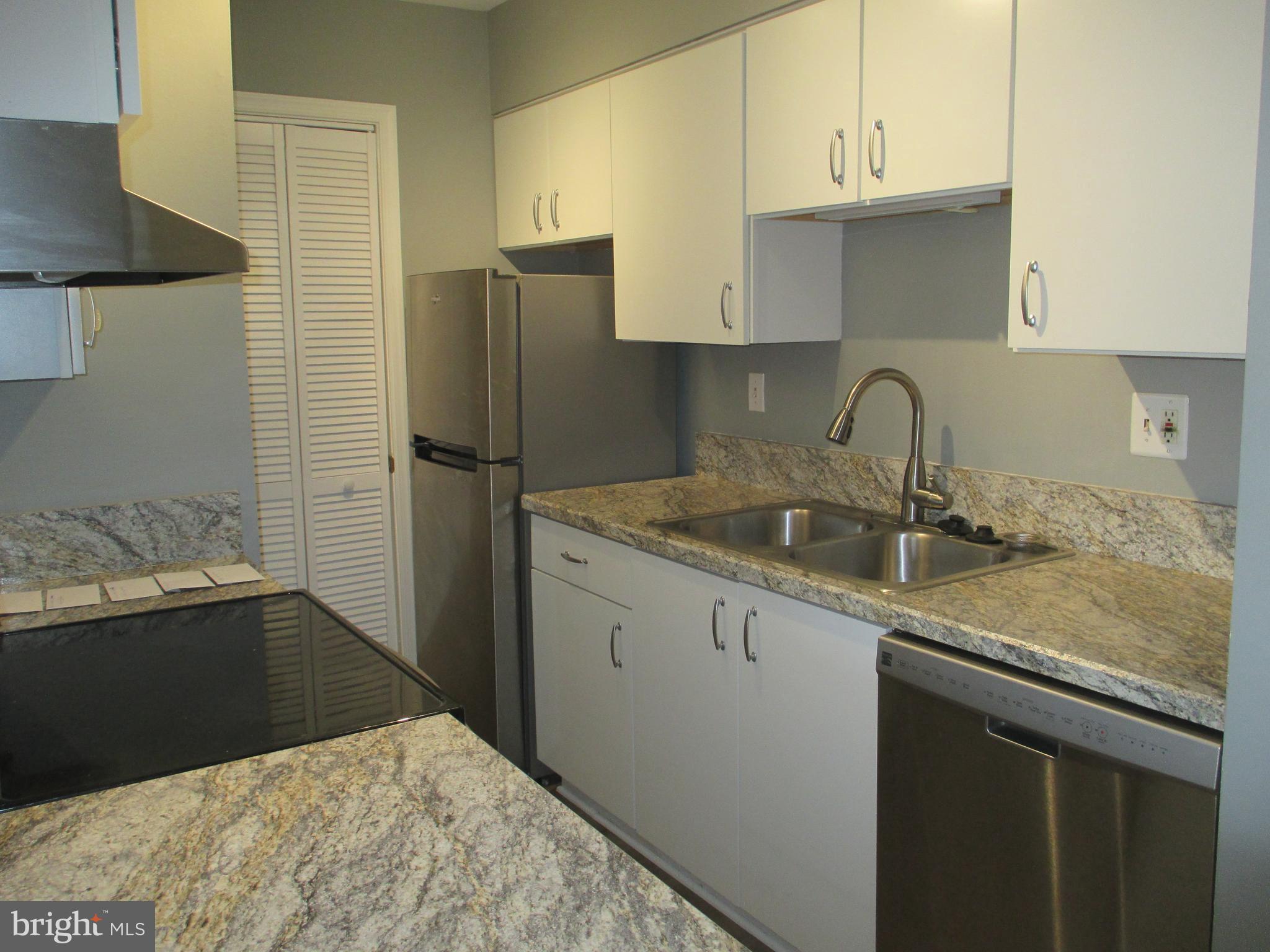5903 L Kingsford Road, Unit 383 Springfield, VA 22152 - Photo 5 of 11 Kitchen